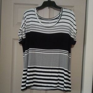 Blouse Apt 9 XL.  Short sleeves